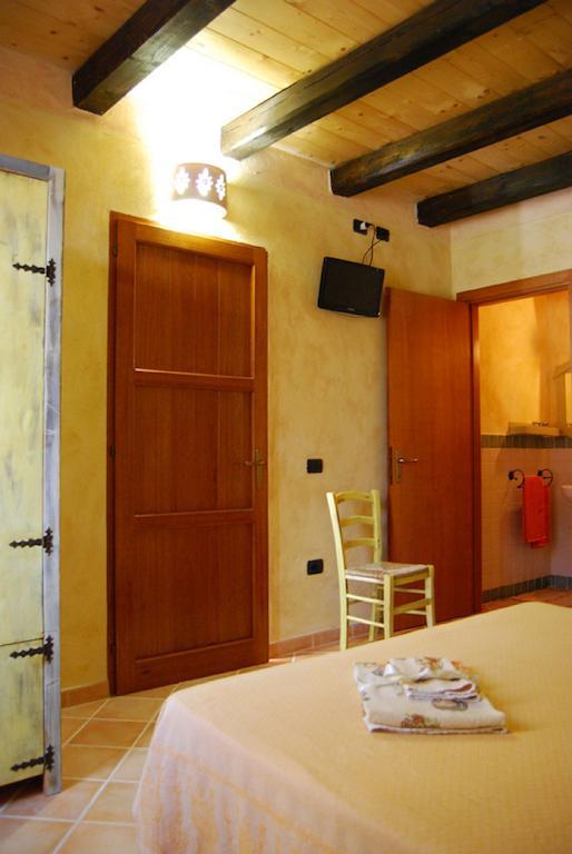 Camera Matrimoniale/Doppia con Letti Singoli con Bagno