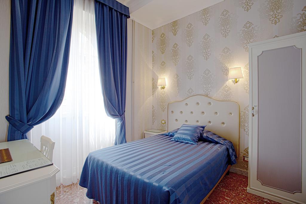 Single Room,817078793:JPEG