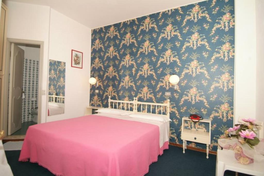 Standard Double Room,235347597:JPEG