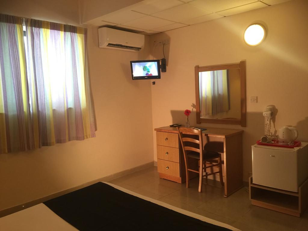 Single Room Shower