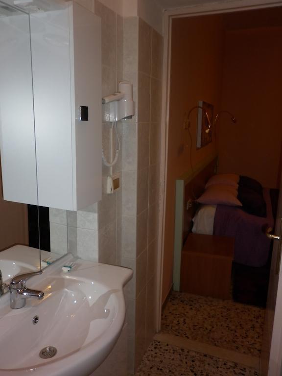 Camera Matrimoniale/Doppia con Letti Singoli