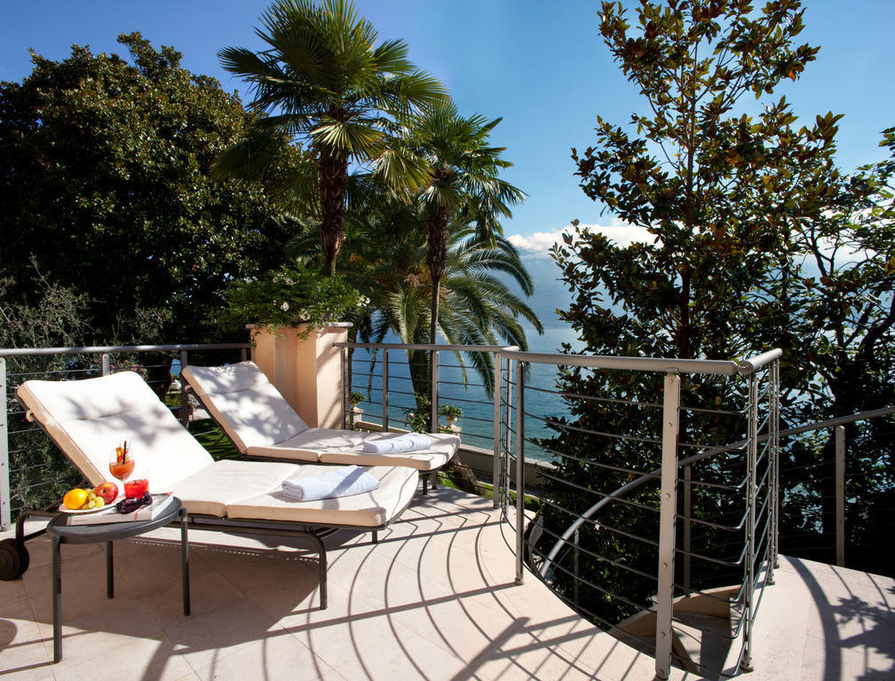 Junior Suite con Balcone e Vista Lago