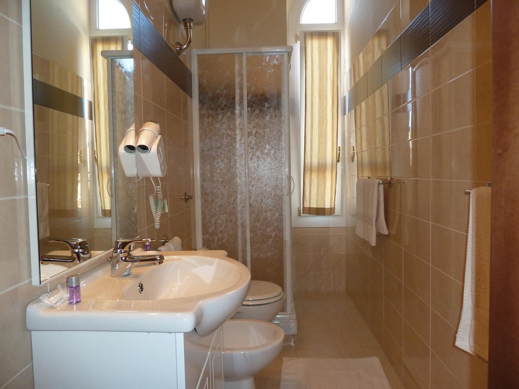 Camera Matrimoniale/Doppia con Letti Singoli