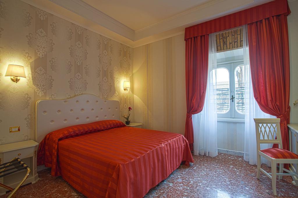Standard Double or Twin Room,687998385:JPEG