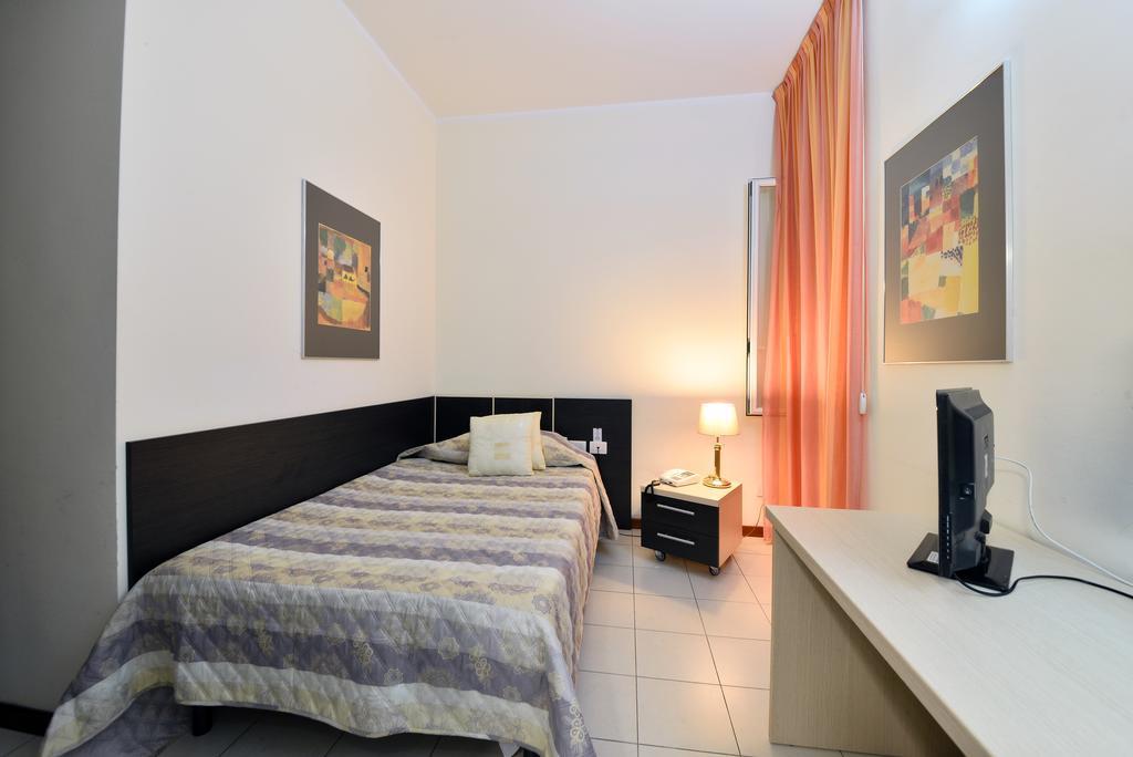 Standard Single Room,257828853:JPEG