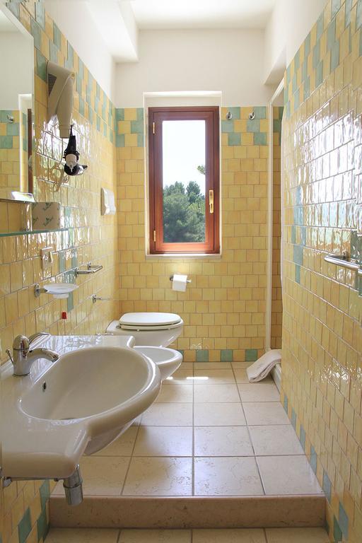 Camera Familiare (2 Adulti + 2 Bambini)