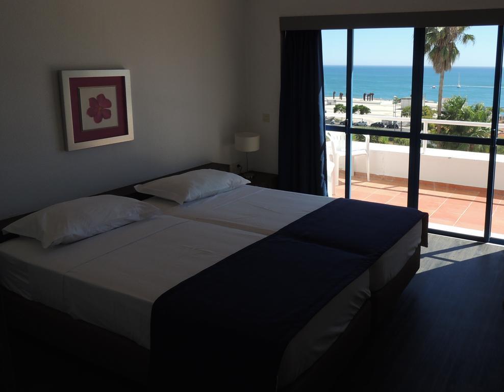Two-Bedroom Apartment Frontal Sea View