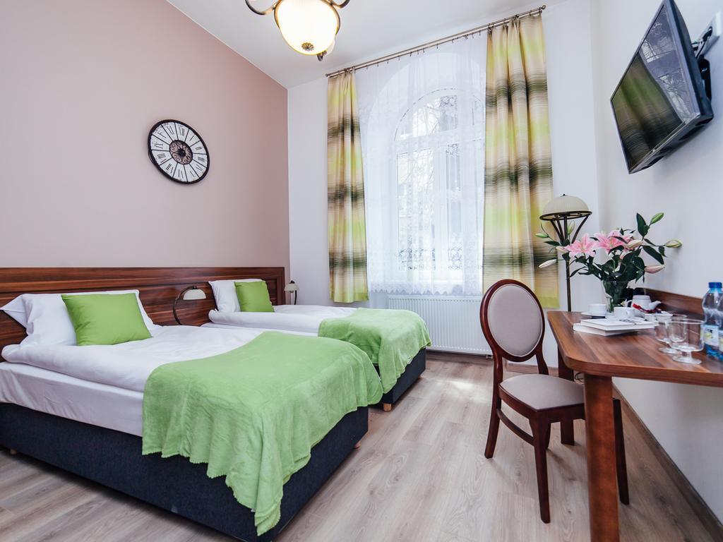 Standard Twin Room Bonerowska 2