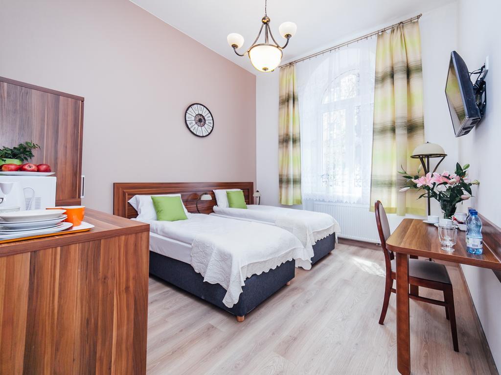 Standard Twin Room Bonerowska 2