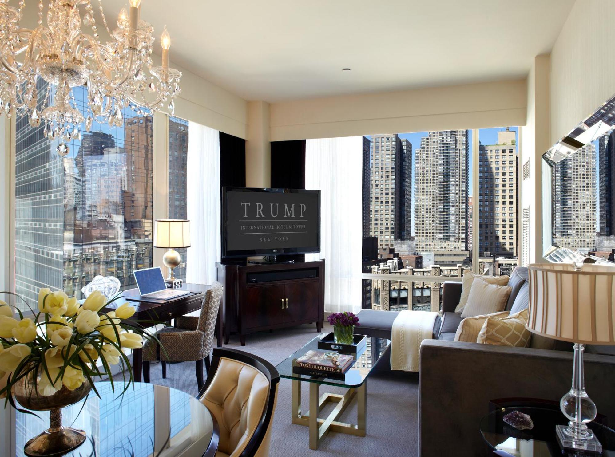 Executive One-Bedroom Suite City View