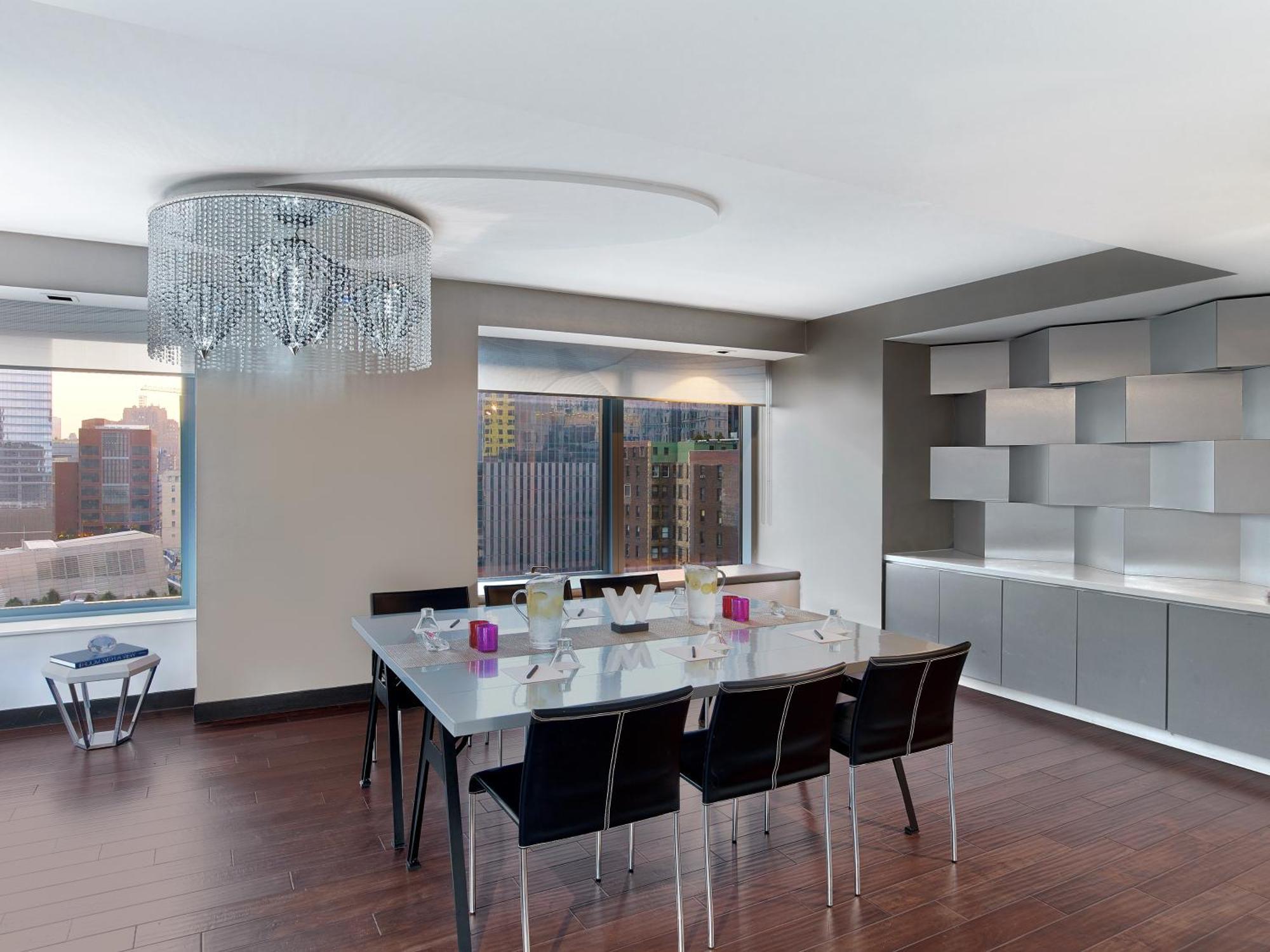 One-Bedroom King Deluxe Suite City View Non-Smoking