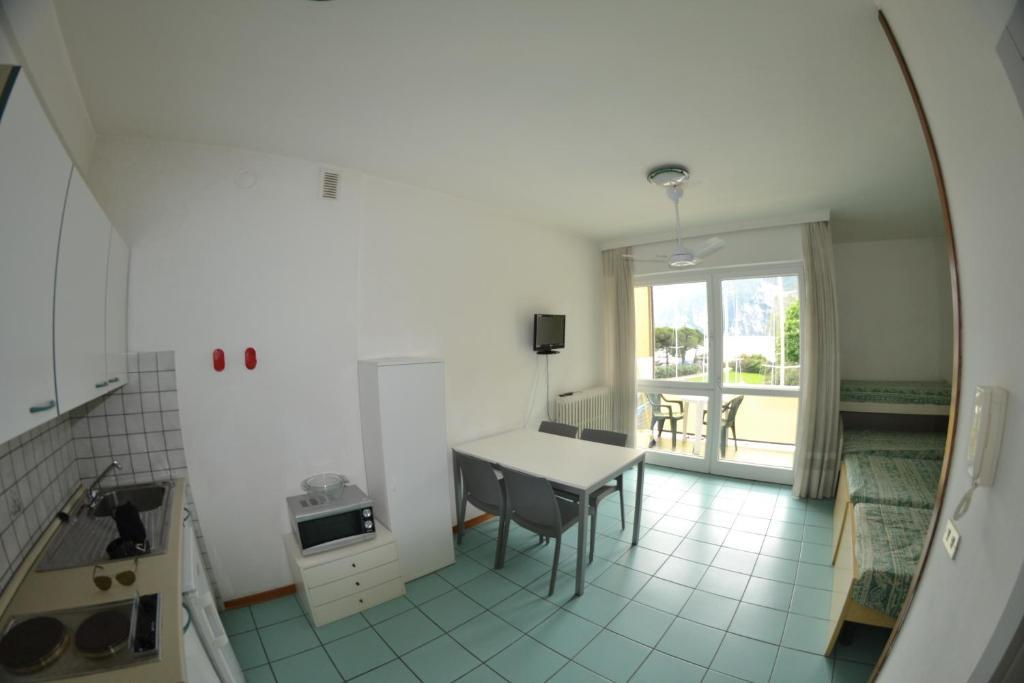 Monolocale con Balcone e Vista Lago