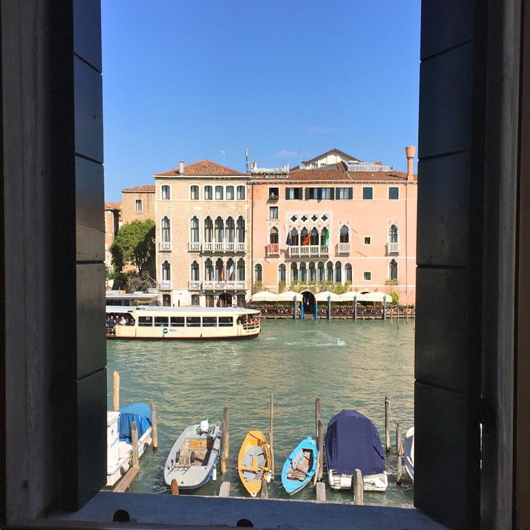 Camera Matrimoniale Superior con Vista Canale
