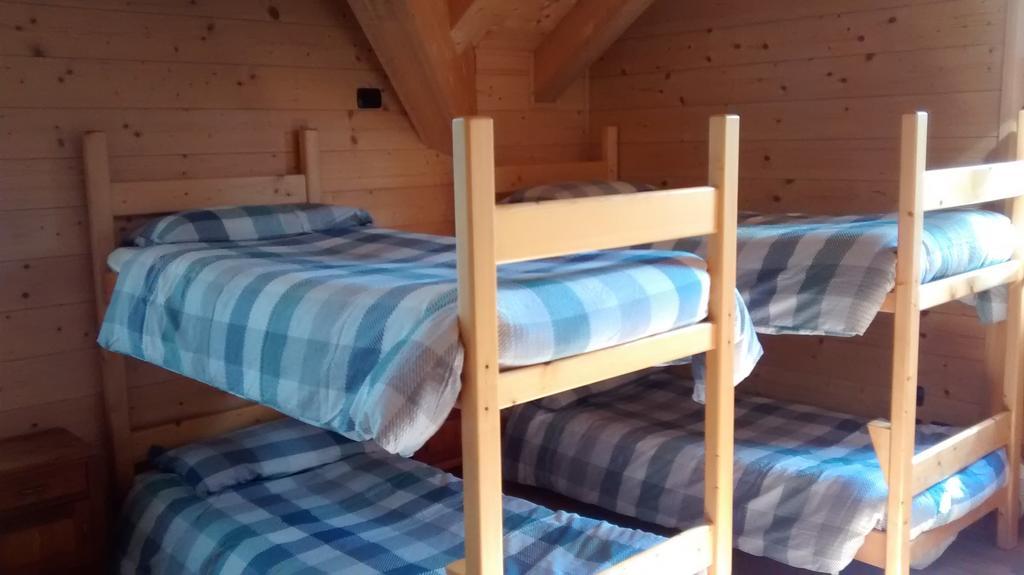 Posto Letto in Dormitorio Misto con 6 Letti e Bagno Privato