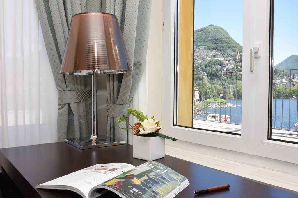 Due Camere Singole Comunicanti con Vista Lago e Balcone