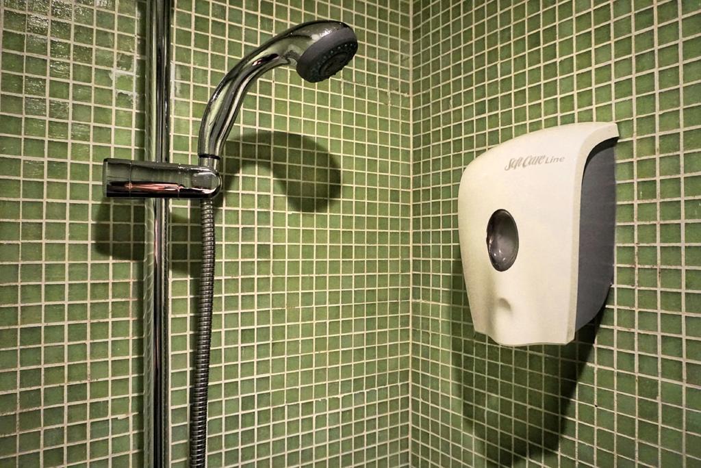 Triple Room Bathroom