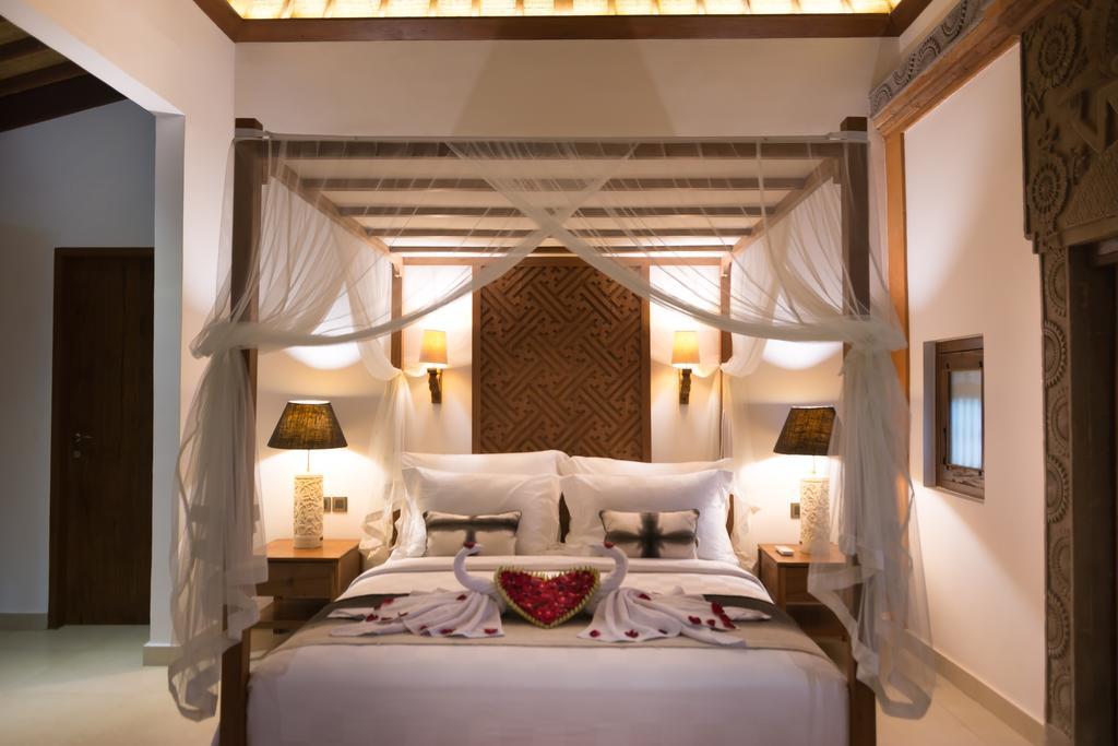 Honeymoon Suite