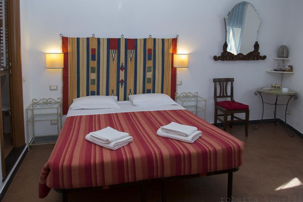Deluxe Room,353217508:JPEG