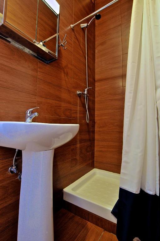 Budget Double Room Shared Toilet