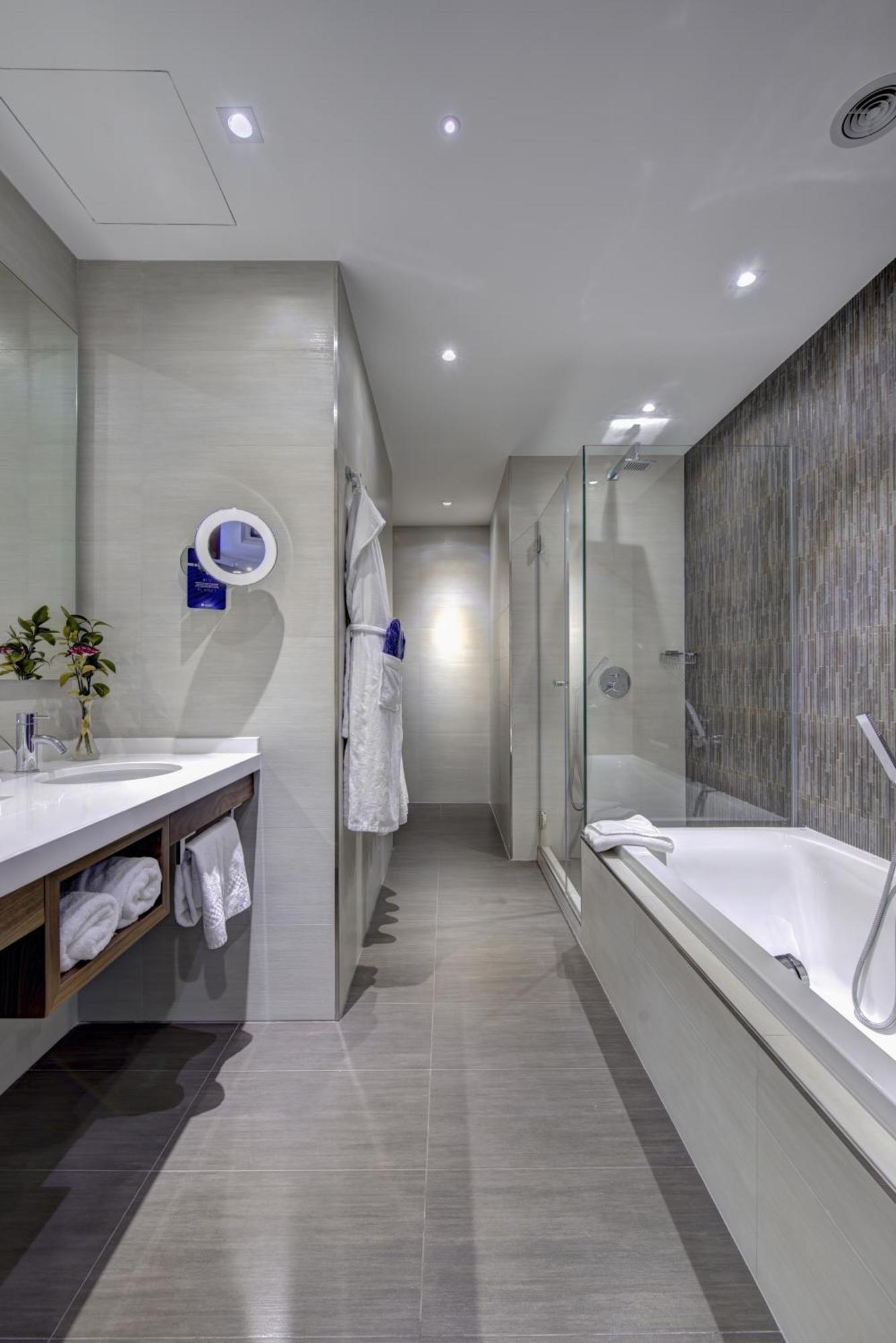 Premium Suite Outdoor Whirlpool Sea View