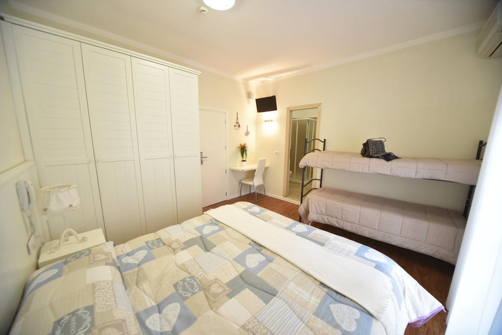 Quadruple Room,753189785:JPEG