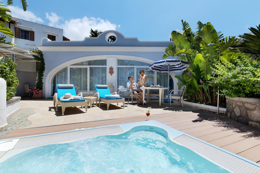 Suite con Vasca Idromassaggio e Accesso Spa