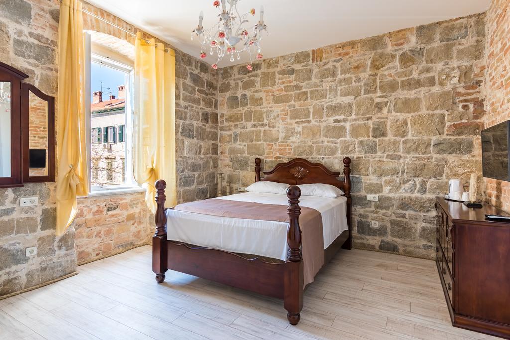 Deluxe Double Room City View