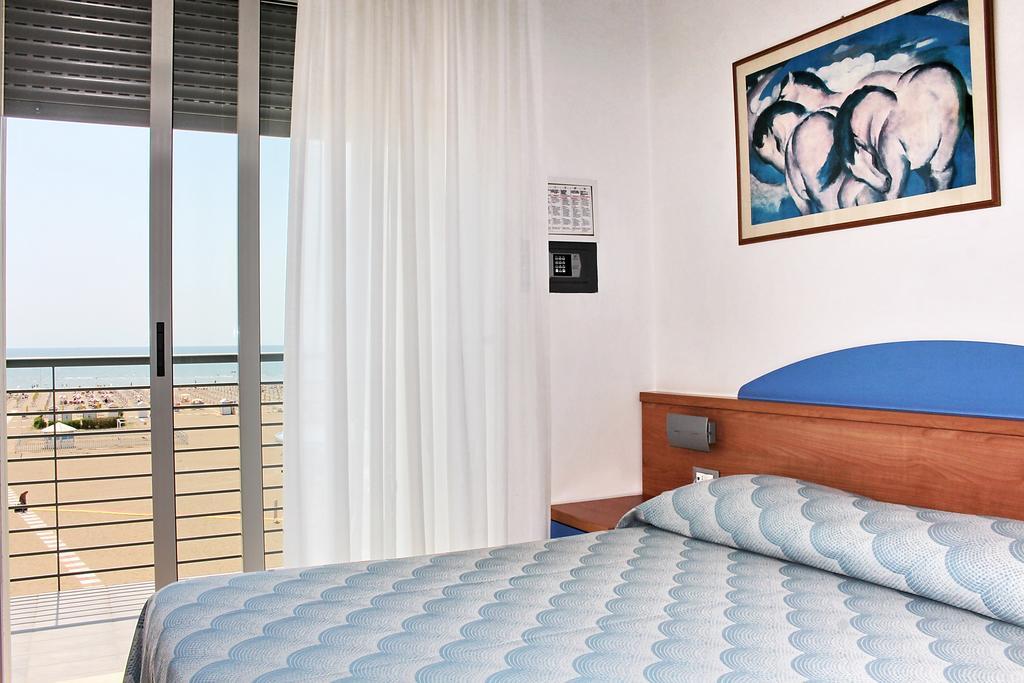 Camera Matrimoniale con Balcone - Fronte Mare