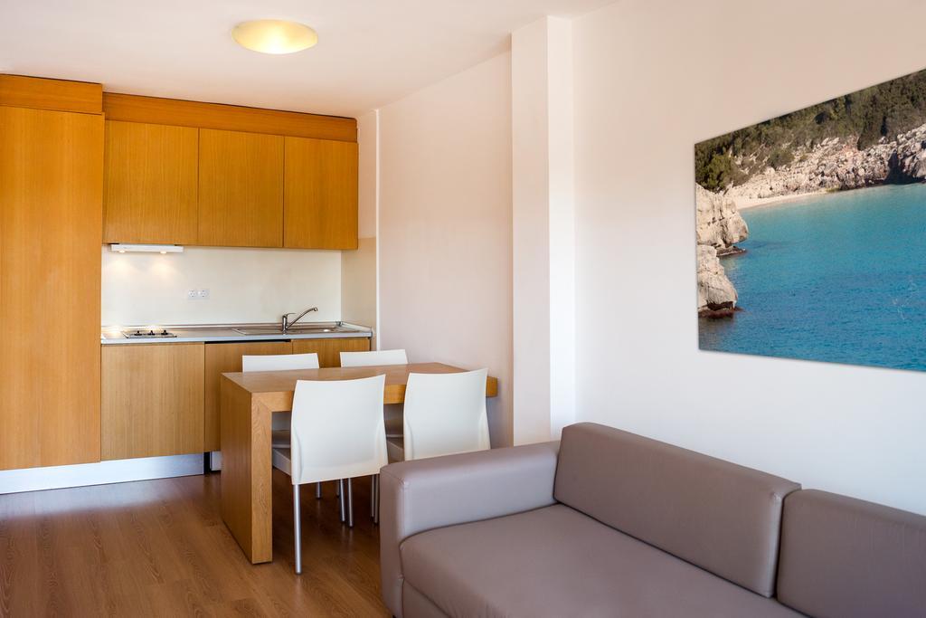 One-Bedroom Apartment Terrace