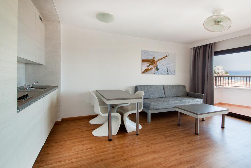 One-Bedroom Apartment Terrace