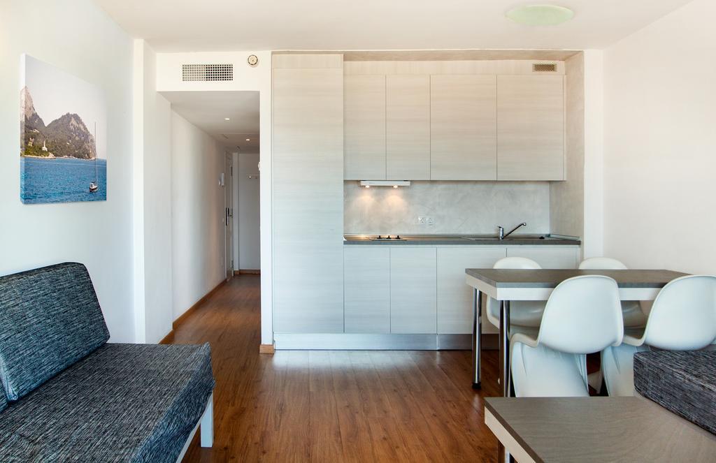 One-Bedroom Apartment Terrace