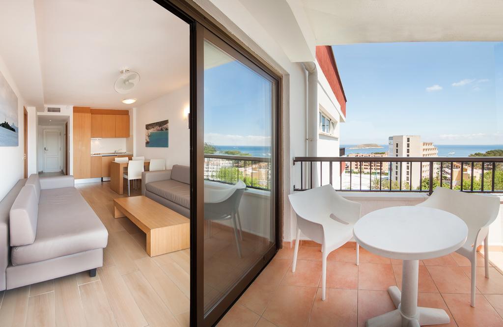 One-Bedroom Apartment Terrace