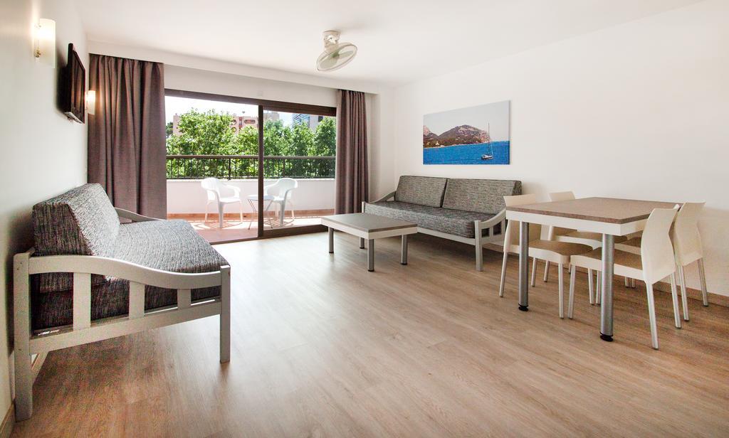 One-Bedroom Apartment Terrace