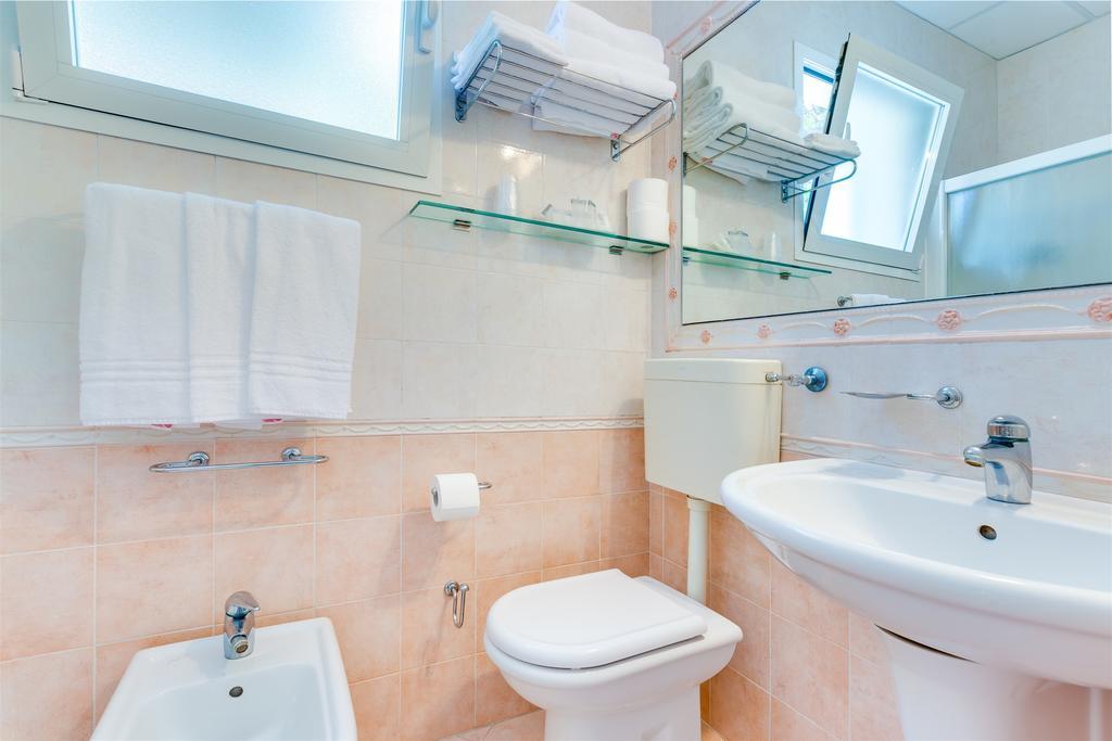 Camera Tripla Comfort