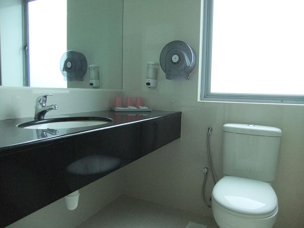 Camera Tripla Standard