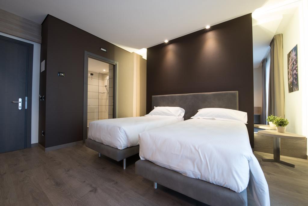 Twin Room,432996474:JPEG