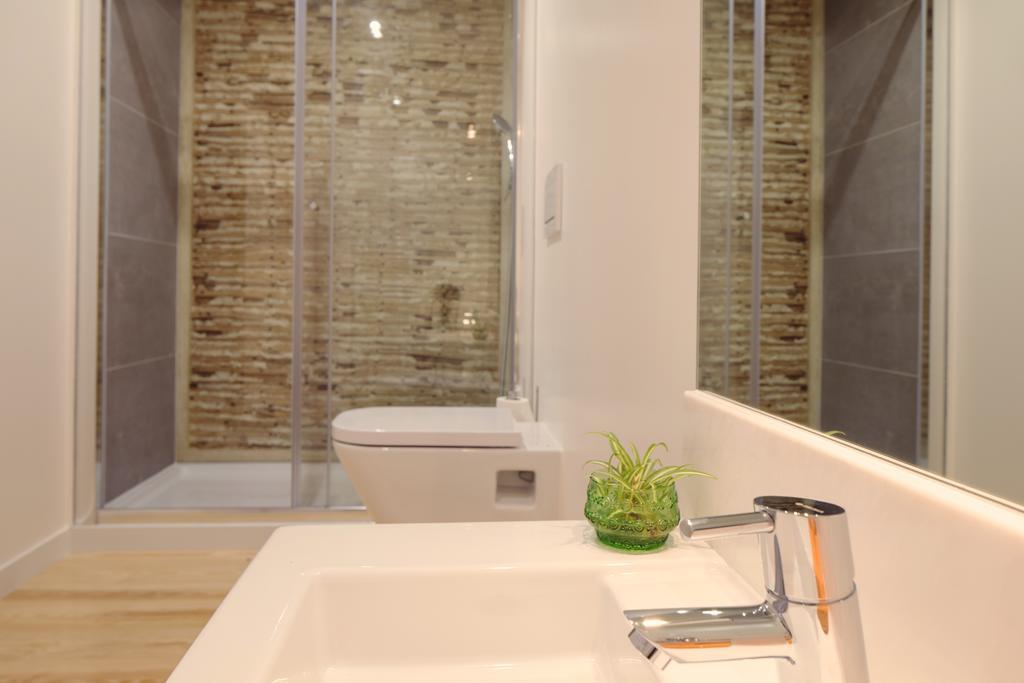 Deluxe Queen Room Private Bathroom