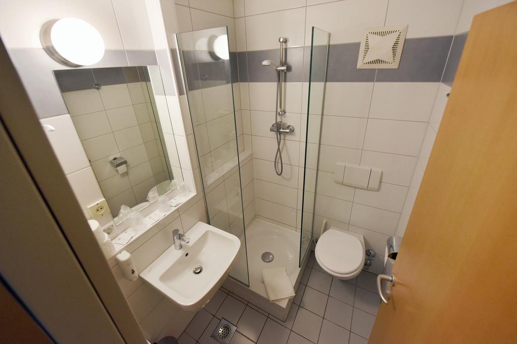 Camera Budget Doppia con Letti Singoli