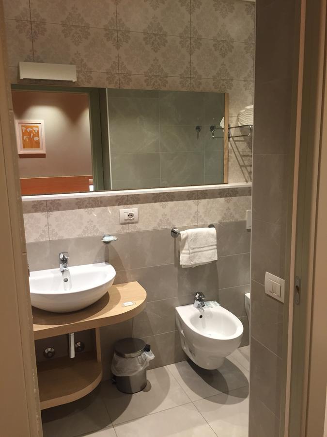 Single Room,768875230:JPEG