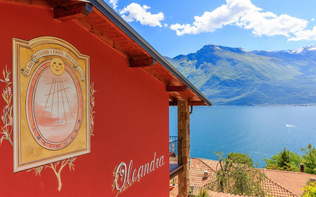 Camera Superior Matrimoniale/Doppia con Letti Singoli con Vista Lago