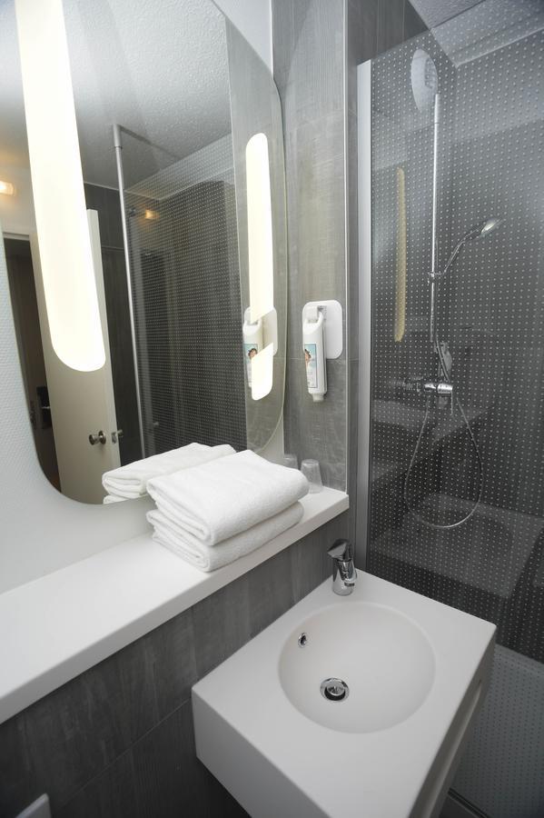 Standard Room 2 Single Beds