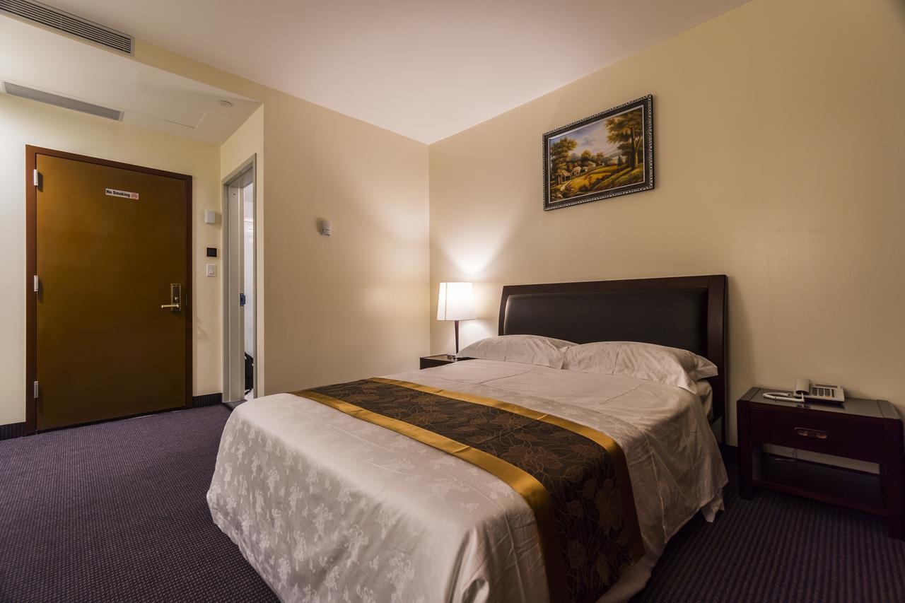 Camera Queen Standard
