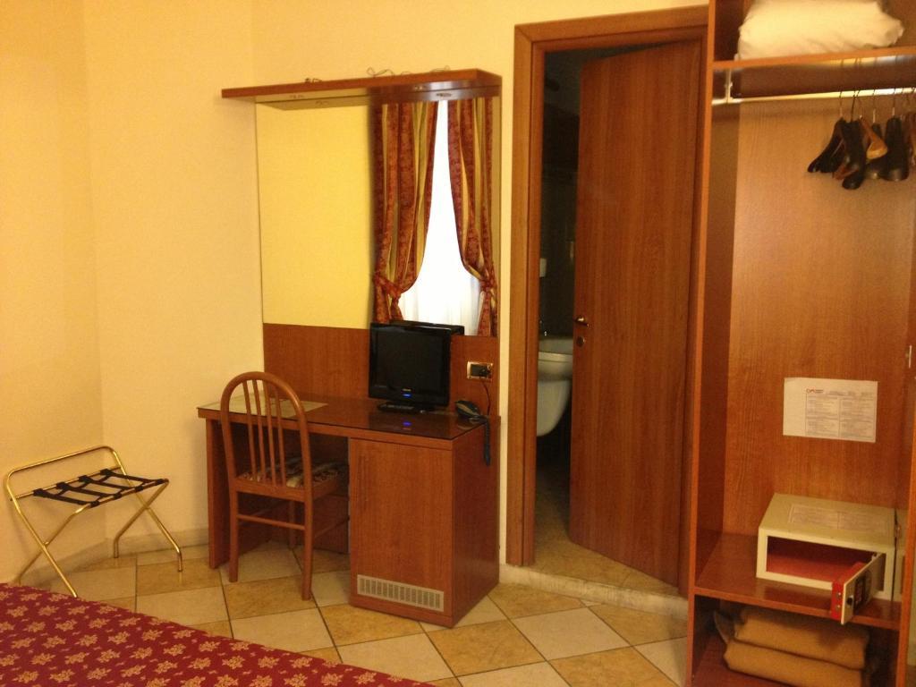 Double or Twin Room,56806207:JPEG