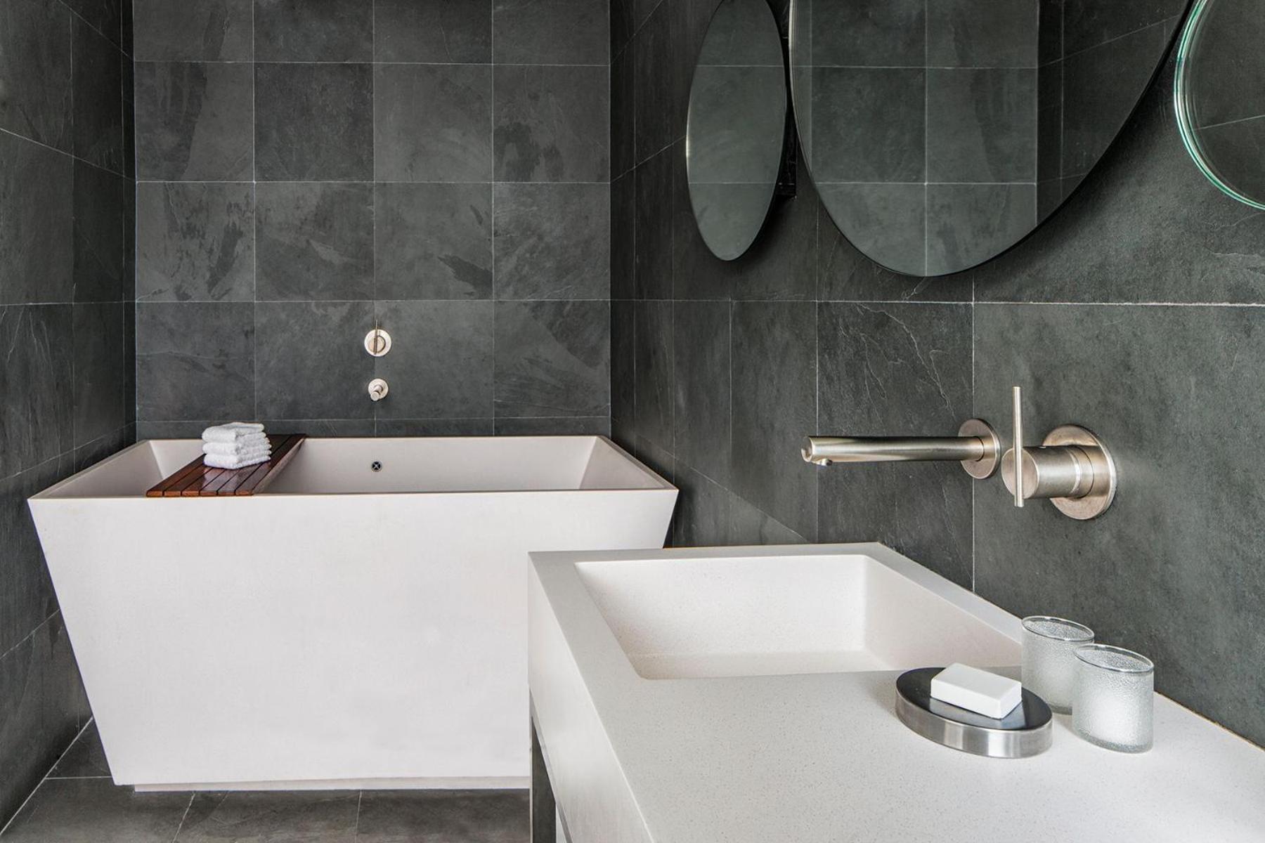 Camera King con Balcone e Vasca da Bagno - Piano Alto
