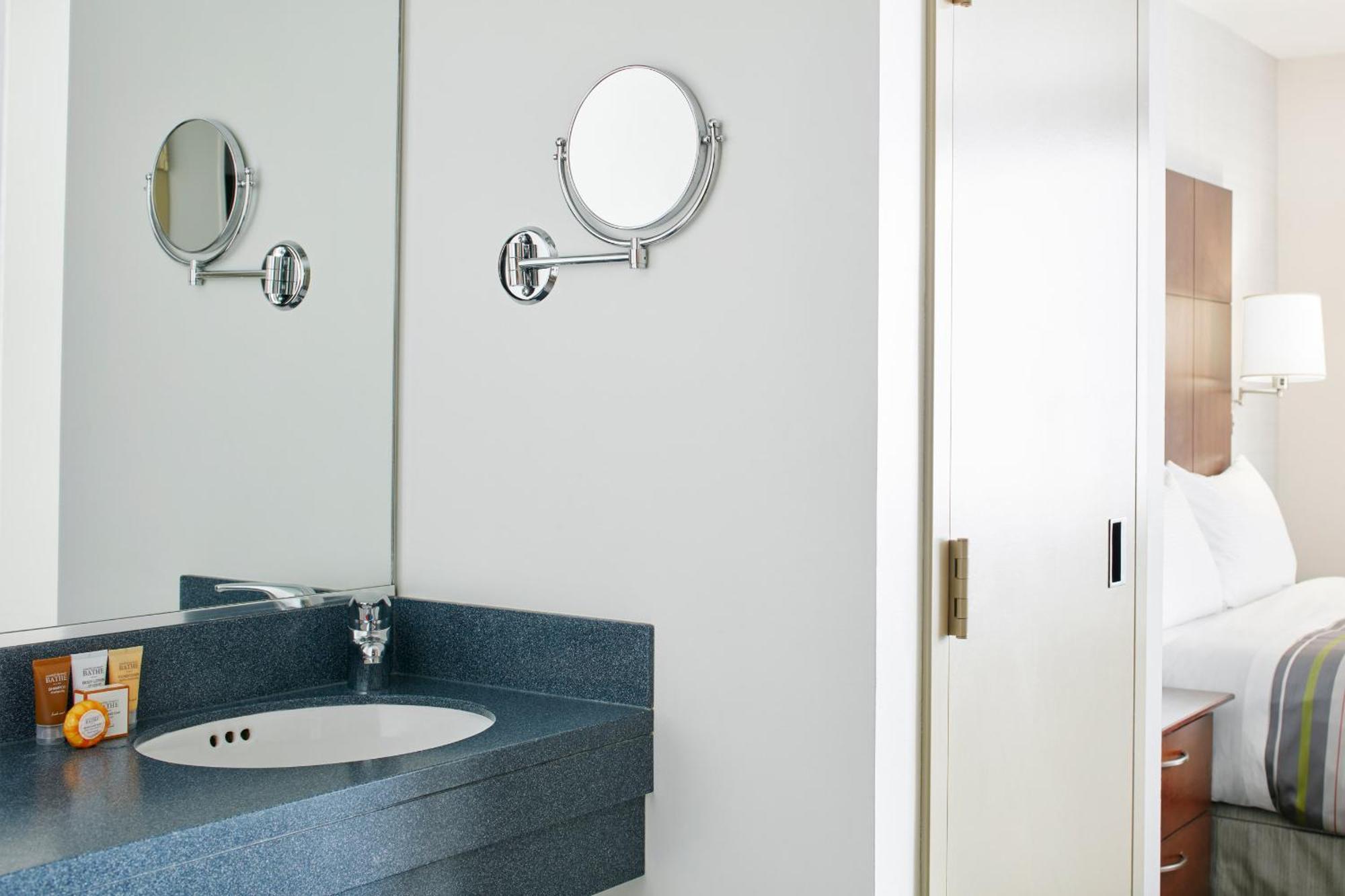 Suite Monolocale con Angolo Cottura