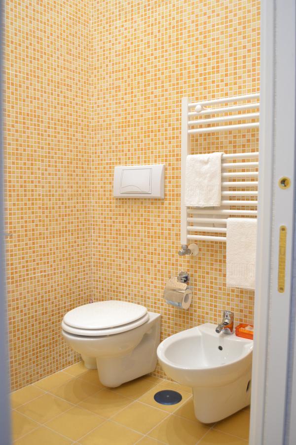 Camera Matrimoniale/Doppia con Letti Singoli con Bagno Privato