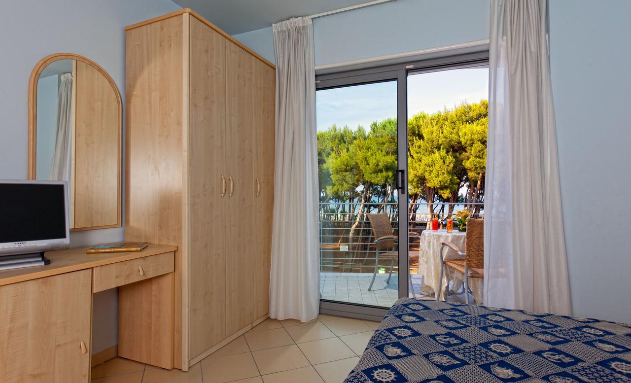 Double Room with Balcony and Sea View,600749136:JPEG