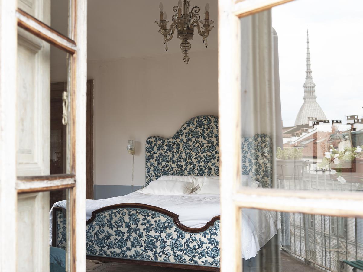 Camera Familiare con Balcone e Bagno Privato Esterno