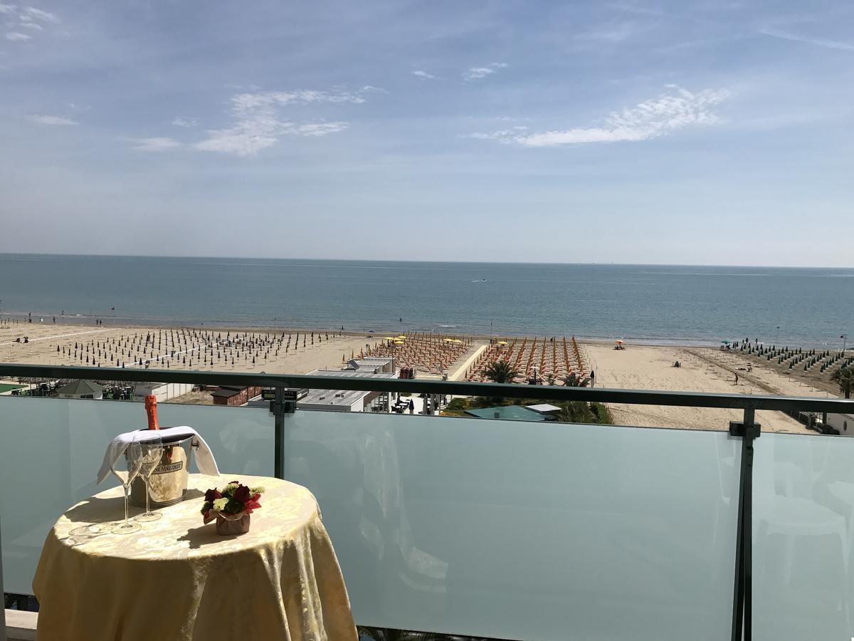 Camera Familiare con Vista Mare