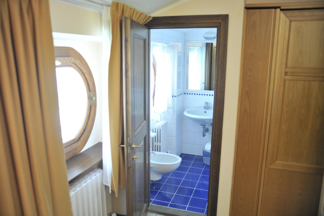 Camera Singola con Bagno Privato